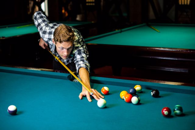 Are pool cues and snooker cues different