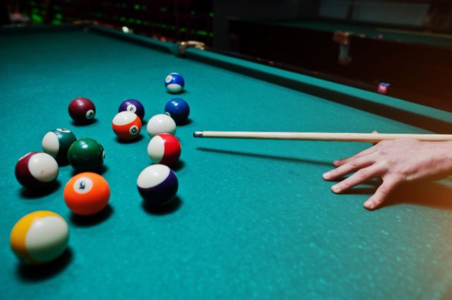 How To Choose The Right Pool Cue